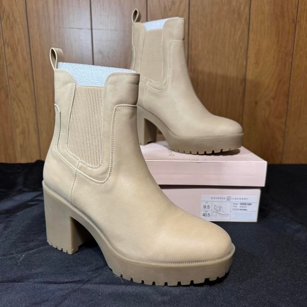 Chinese Laundry Tan Ankle‎ Boots 3" in heel Size 9.5